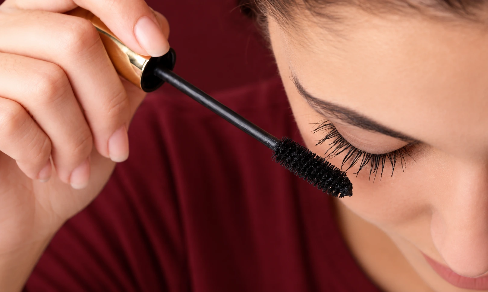 1. Start With Clean and Dry Lashes